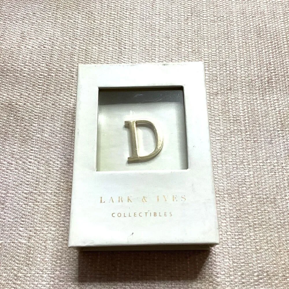 LARK & IVES COLLECTIVES THE GOLD MONOGRAM LYRICS PINS 